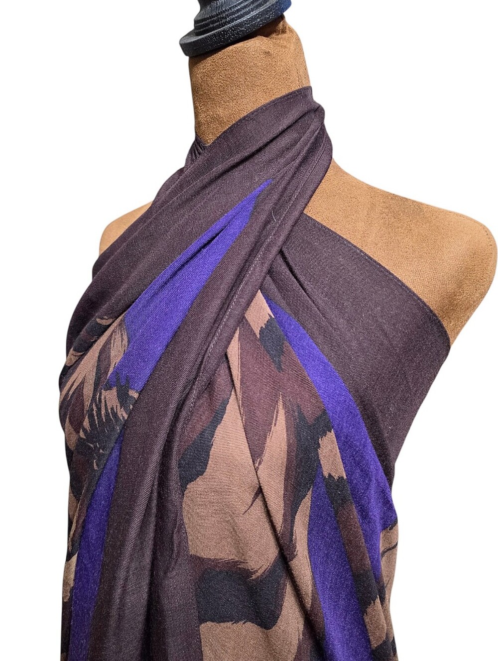 YVES SAINT LAURENT SCARF - Picture 3 of 16